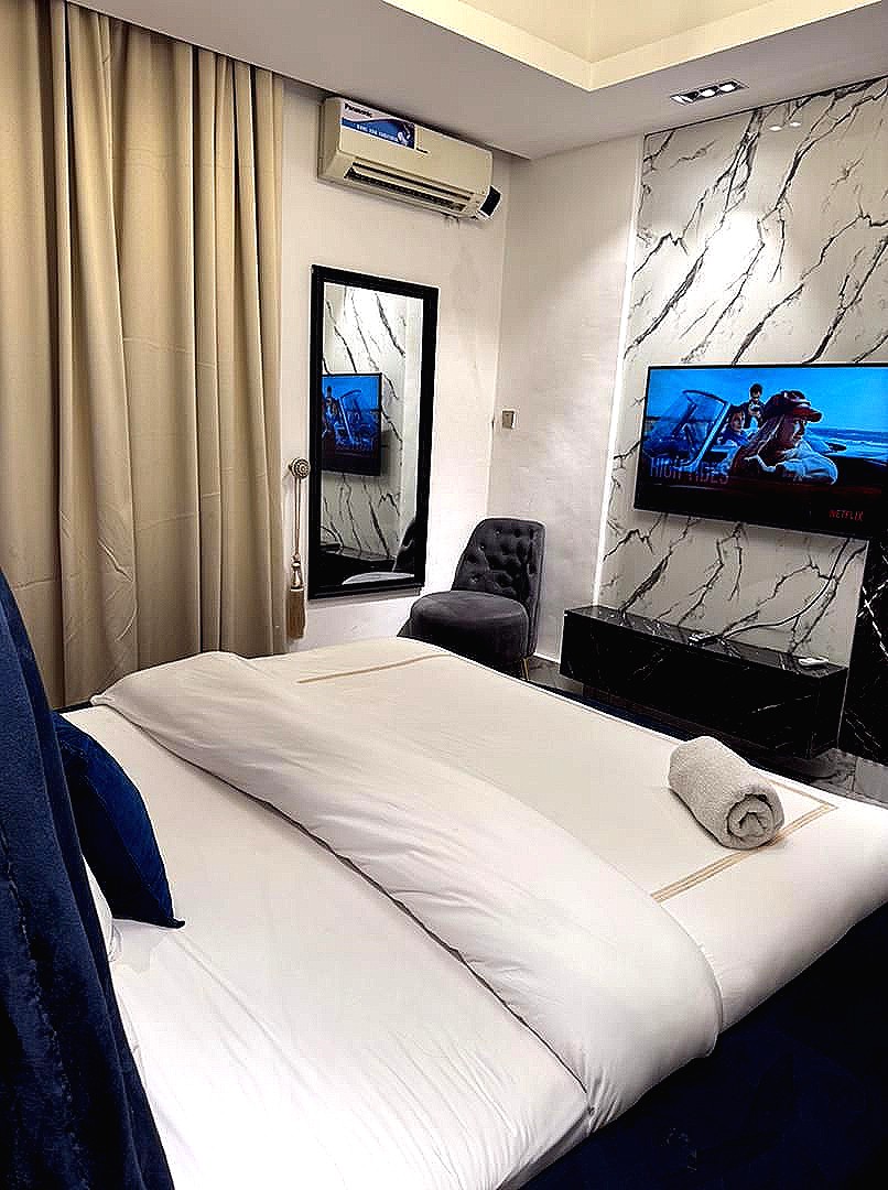 Redefined 1 Bedroom Apartment, Ikoyi — photo 1